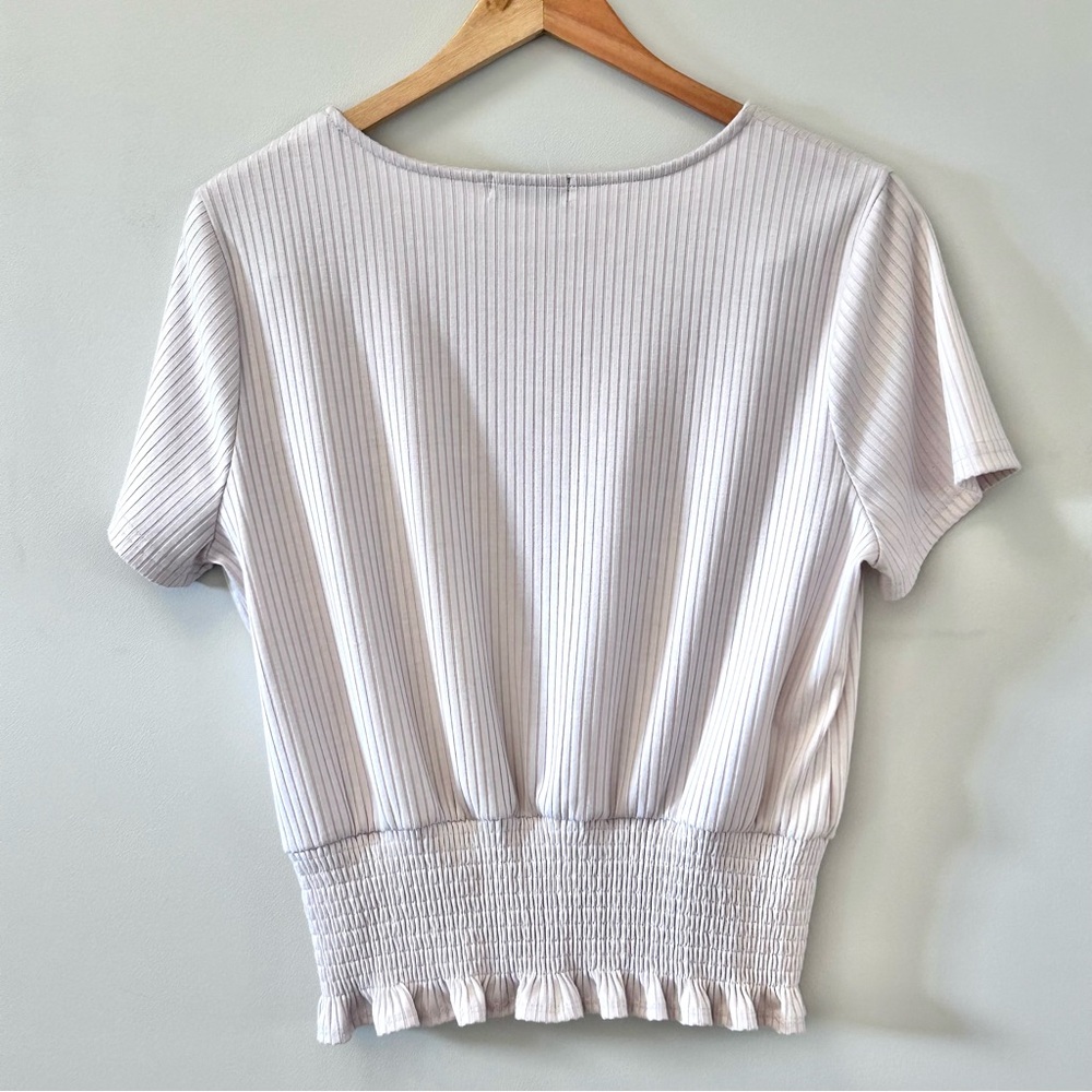 Paper Crane Ribbed Cream Top Roused Waistband Short Sleeve Women’s L NWOT - Picture 2 of 14